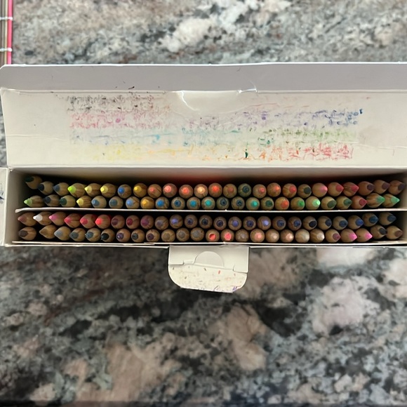 Crayola Colored Pencils 100 count - Picture 3 of 4